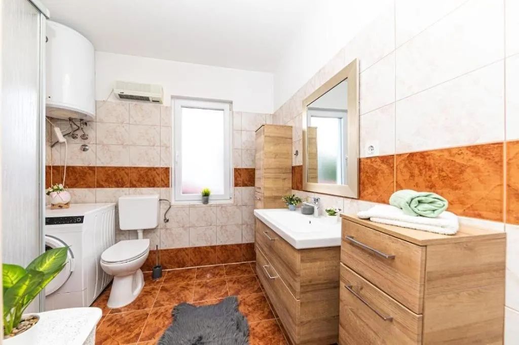 Sea Stone House Appartment 2 Trogir 0*,